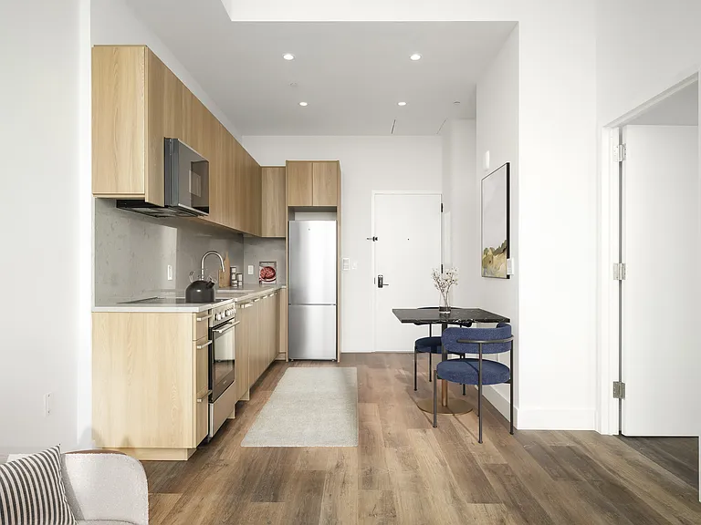 Hearthstone Astoria — Contemporary 1 & 2 Bedroom Apartments photo 8