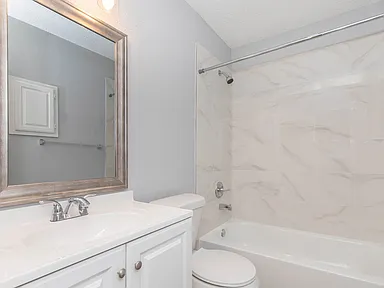 Blakemore Townhomes — Renovated Houston Townhome Living photo 2