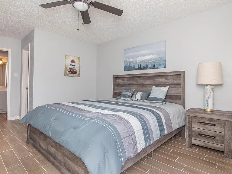 Blakemore Townhomes — Renovated Houston Townhome Living photo 15