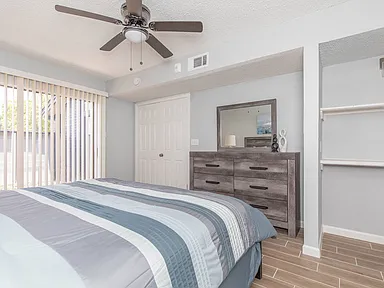 Blakemore Townhomes — Renovated Houston Townhome Living photo 11